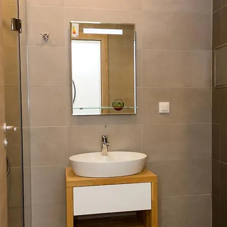 Azur Delux -1bd Flat With Parking & Pool By Flat Mаnаger Saints Constantine and Helena