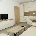 Azur Delux -1bd Flat With Parking & Pool By Flat Mаnаger *