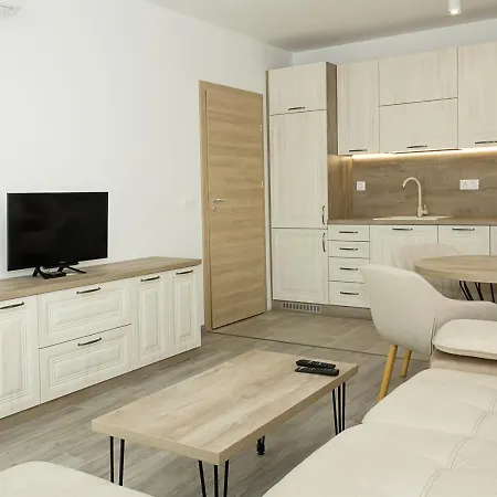 Azur Delux -1bd Flat With Parking & Pool By Flat Mаnаger *