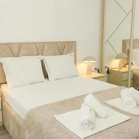 Azur Delux -1bd Flat With Parking & Pool By Flat Mаnаger Appartement St Constantin et Helena