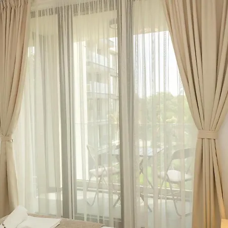 Azur Delux -1bd Flat With Parking & Pool By Flat Mаnаger * St Constantin et Helena