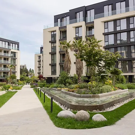 Апартамент Azur Delux -1bd Flat With Parking & Pool By Flat Mаnаger *