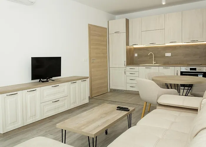 Azur Delux -1bd Flat With Parking & Pool By Flat Mаnаger *