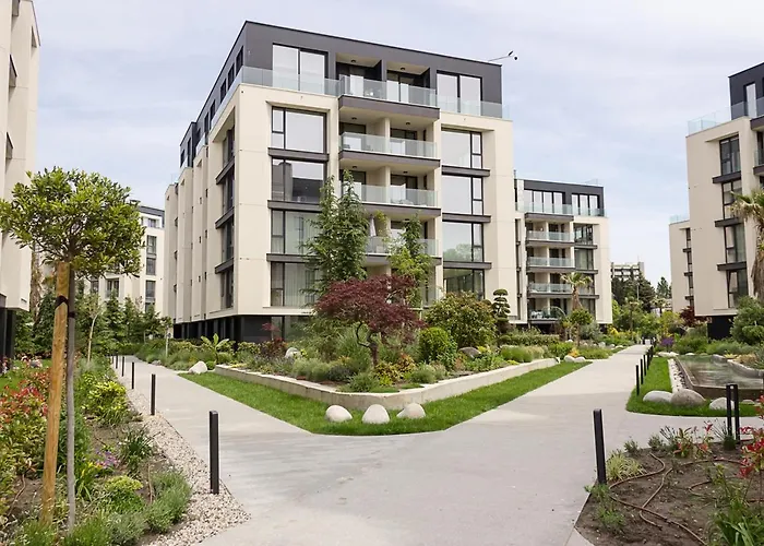 Апартамент Azur Delux -1bd Flat With Parking & Pool By Flat Mаnаger *