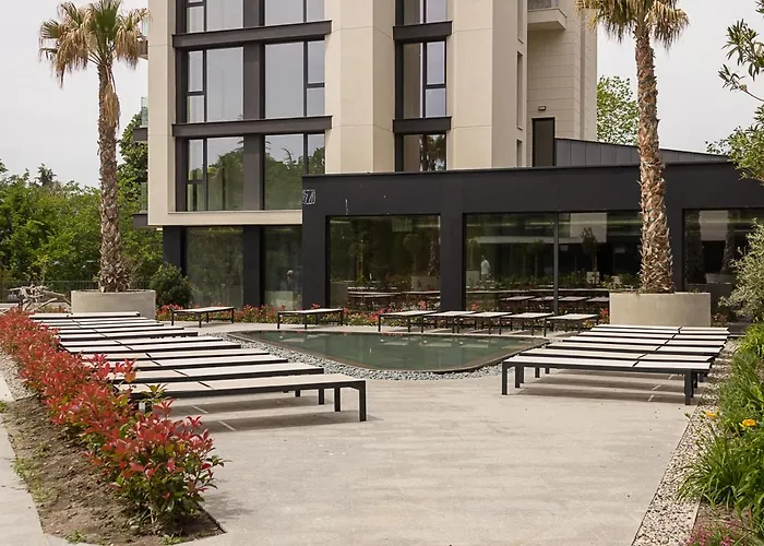 Azur Delux -1bd Flat With Parking & Pool By Flat Mаnаger *